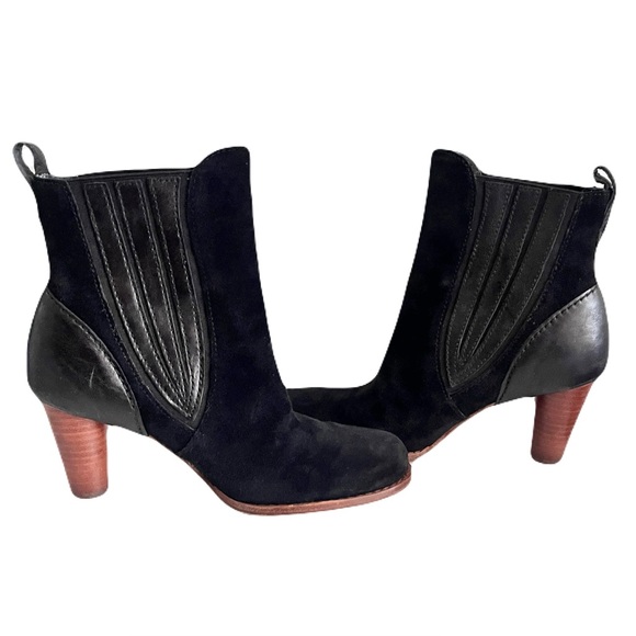 Ugg Black Suede and Leather Stacked Heel Sherpa Lined Chelsea Boots, Size 6 - Picture 4 of 8